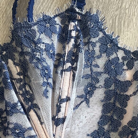 Victoria's Secret Lace Corset Bustier Top NWOT - Picture 3 of 6